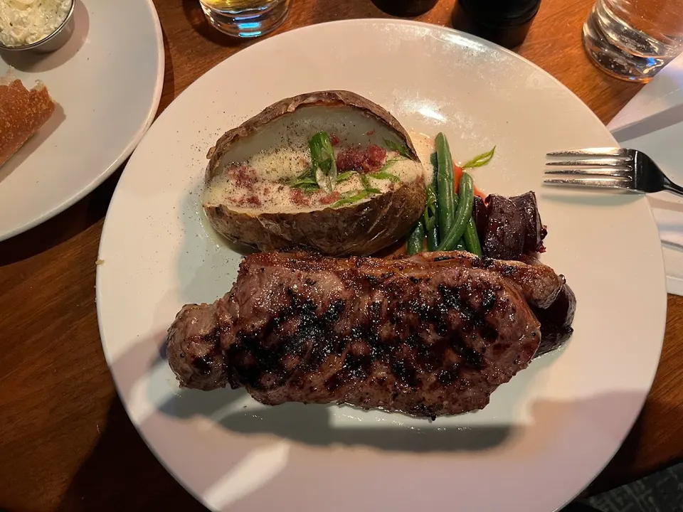 The Keg Steakhouse + Bar - King West photo 4