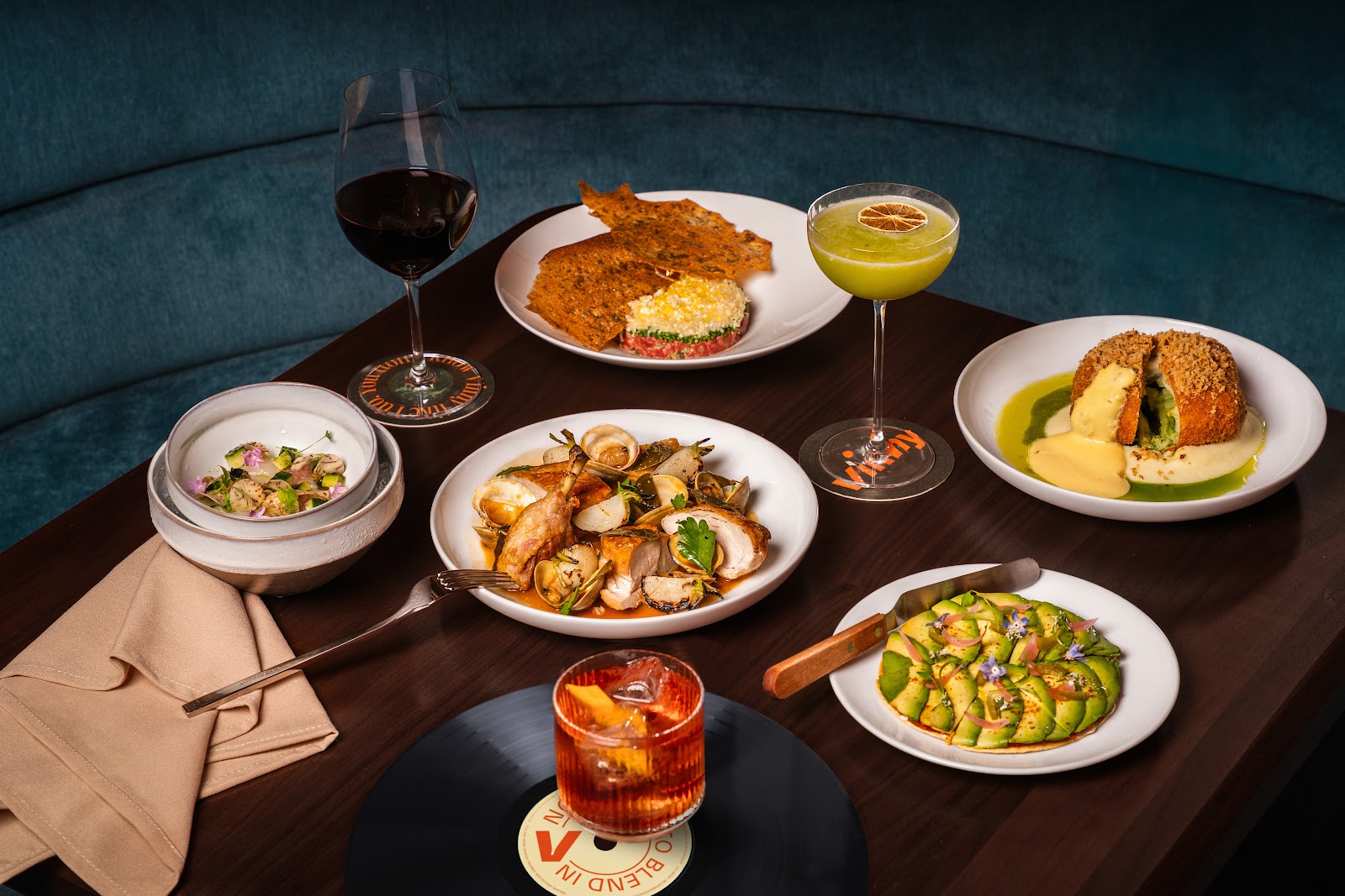 Vinny Toronto - Restaurant &amp; Vinyl Bar