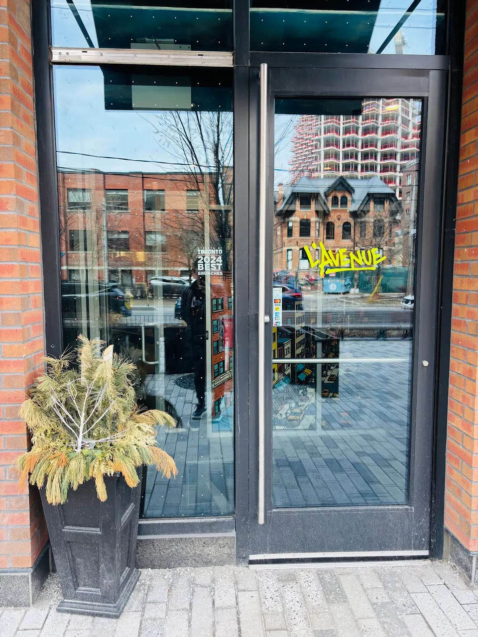 Front Doors of Lavenue