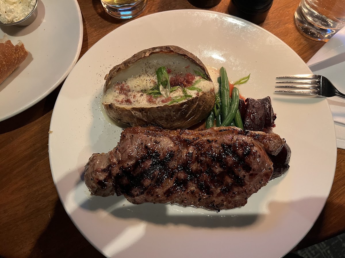 The Keg Steakhouse + Bar - King West photo 2