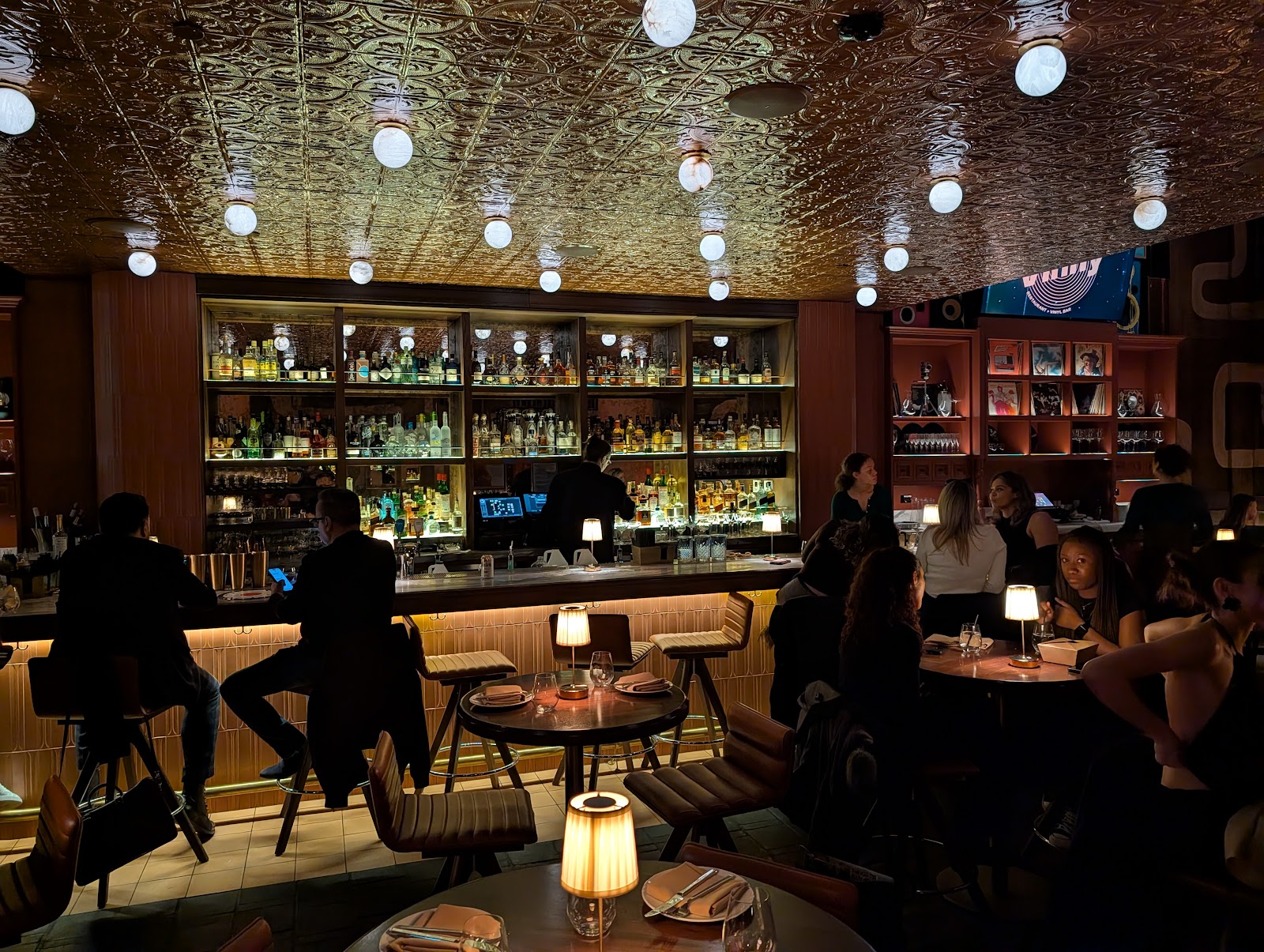 Vinny Toronto - Restaurant & Vinyl Bar photo 4