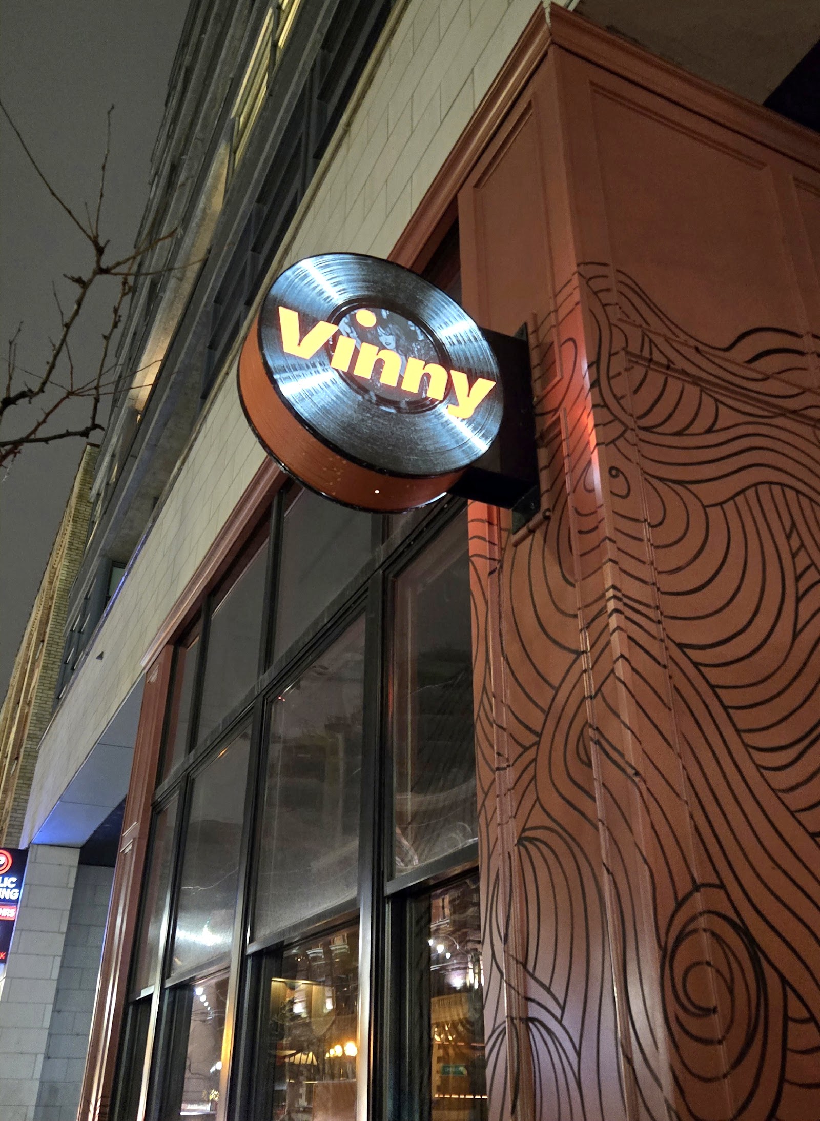 Vinny Toronto - Restaurant & Vinyl Bar photo 5